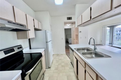 Condominio en alquiler en Temple Terrace, Florida, 1 dormitorio, 77.48 m2 № 1905516 - foto 10