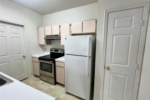 Condominio en alquiler en Temple Terrace, Florida, 1 dormitorio, 77.48 m2 № 1905516 - foto 11