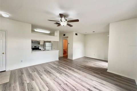 Condominio en alquiler en Temple Terrace, Florida, 1 dormitorio, 77.48 m2 № 1905516 - foto 3