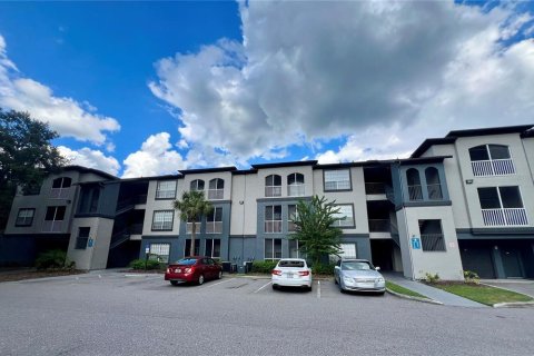 Condominio en alquiler en Temple Terrace, Florida, 1 dormitorio, 77.48 m2 № 1905516 - foto 1