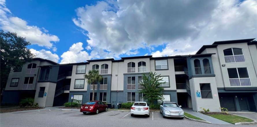Condo in Temple Terrace, Florida, 1 bedroom № 1905516