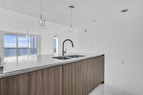 Condominio en venta en Miami, Florida, 3 dormitorios, 133.04 m2 № 1897678 - foto 28