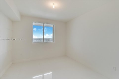 Condominio en venta en Miami, Florida, 3 dormitorios, 133.04 m2 № 1897678 - foto 15