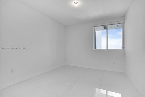 Condominio en venta en Miami, Florida, 3 dormitorios, 133.04 m2 № 1897678 - foto 10