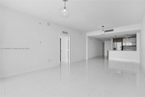 Condominio en venta en Miami, Florida, 3 dormitorios, 133.04 m2 № 1897678 - foto 24