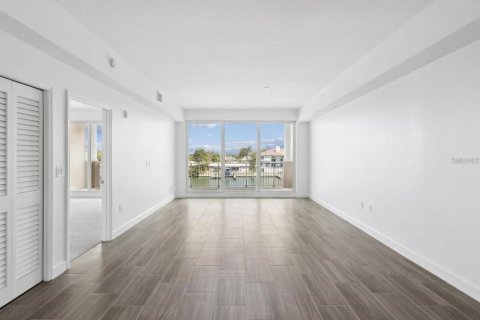 Condo in Clearwater, Florida, 3 bedrooms  № 2103635 - photo 14