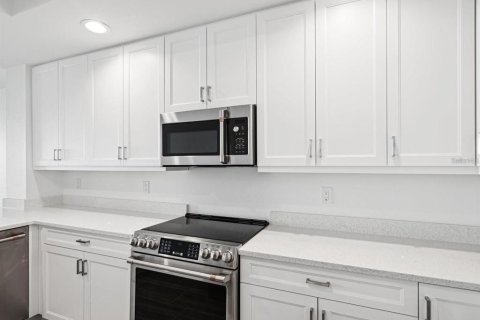 Condo in Clearwater, Florida, 3 bedrooms  № 2103635 - photo 7