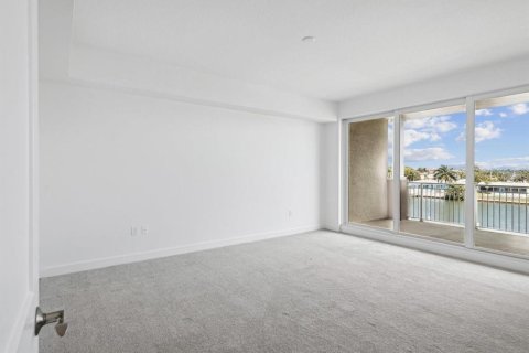 Condo in Clearwater, Florida, 3 bedrooms  № 2103635 - photo 17