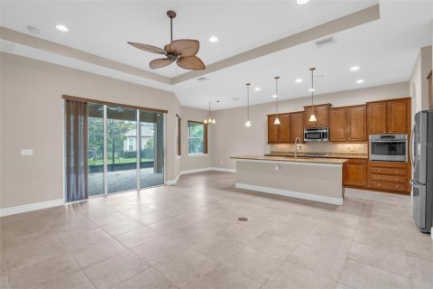 House in DeLand, Florida 3 bedrooms, 188.03 sq.m. № 2124751 - photo 10