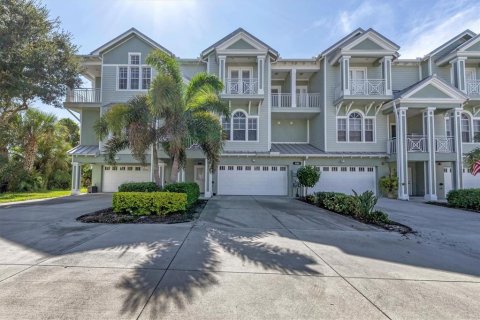 Townhouse in Placida, Florida 4 bedrooms, 213.3 sq.m. № 1523758 - photo 1