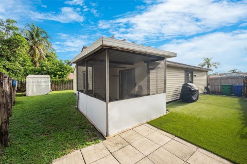 Villa ou maison à vendre à Miramar, Floride: 3 chambres, 95.6 m2 № 2013597 - photo 24