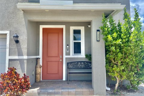 House in Homestead, Florida 4 bedrooms, 273.5 sq.m. № 1937162 - photo 5