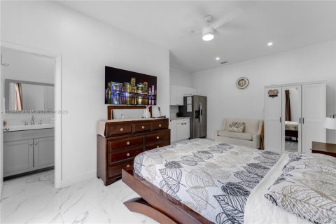 House in Homestead, Florida 4 bedrooms, 273.5 sq.m. № 1937162 - photo 26