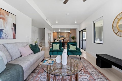Casa en venta en Mascotte, Florida, 4 dormitorios, 202.34 m2 № 1743575 - foto 6