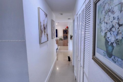 Casa en venta en Fort Lauderdale, Florida, 3 dormitorios, 129.23 m2 № 1966067 - foto 30