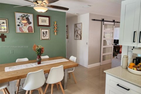 Casa en venta en Fort Lauderdale, Florida, 3 dormitorios, 129.23 m2 № 1966067 - foto 21