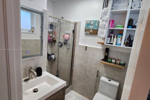 Casa en venta en Fort Lauderdale, Florida, 3 dormitorios, 129.23 m2 № 1966067 - foto 26