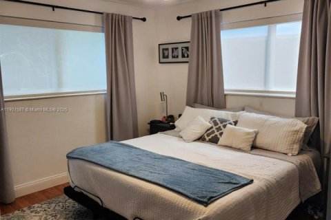 Casa en venta en Fort Lauderdale, Florida, 3 dormitorios, 129.23 m2 № 1966067 - foto 24