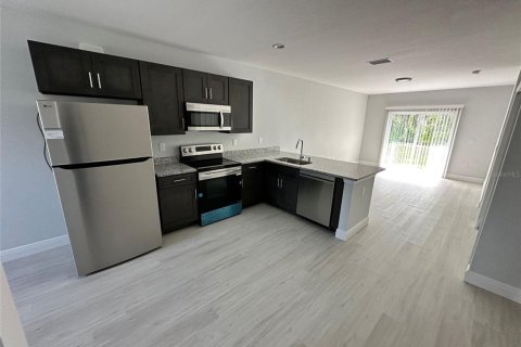 Appartement à louer à Port Charlotte, Floride: 3 chambres, 107.95 m2 № 1625970 - photo 3