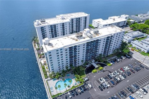 Copropriété à vendre à North Bay Village, Floride: 2 chambres, 102.19 m2 № 2153758 - photo 3