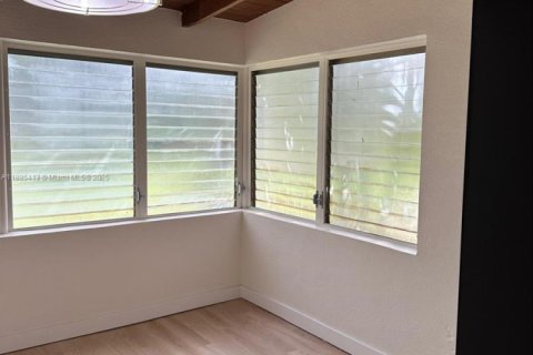 Casa en alquiler en North Miami, Florida, 2 dormitorios, 99.87 m2 № 1947641 - foto 3