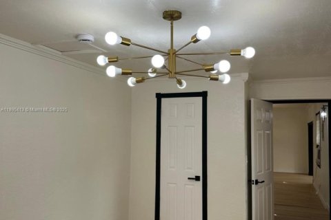 Casa en alquiler en North Miami, Florida, 2 dormitorios, 99.87 m2 № 1947641 - foto 4