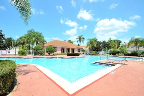 Townhouse in Kissimmee, Florida 3 bedrooms, 136.38 sq.m. № 1561536 - photo 4