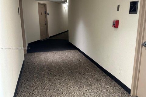 Снять в аренду кондоминиум в Санни-Айлс-Бич, Флорида 2 спальни, 141.3м2, № 1958784 - фото 25