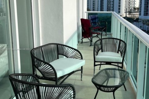 Снять в аренду кондоминиум в Санни-Айлс-Бич, Флорида 2 спальни, 141.3м2, № 1958784 - фото 23