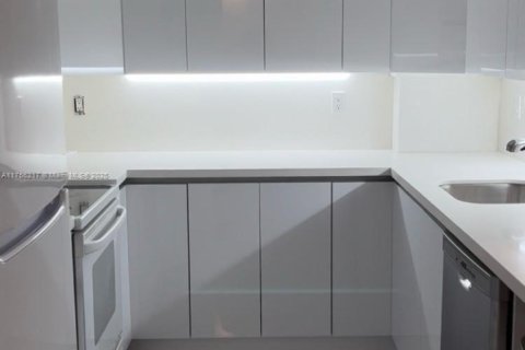 Снять в аренду кондоминиум в Санни-Айлс-Бич, Флорида 2 спальни, 141.3м2, № 1958784 - фото 13