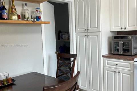 Купить кондоминиум в Майами, Флорида 2 спальни, 134.71м2, № 2034866 - фото 10