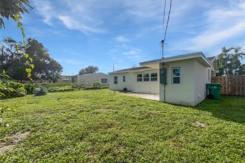 House in Opa-locka, Florida 2 bedrooms, 78.04 sq.m. № 1943815 - photo 19
