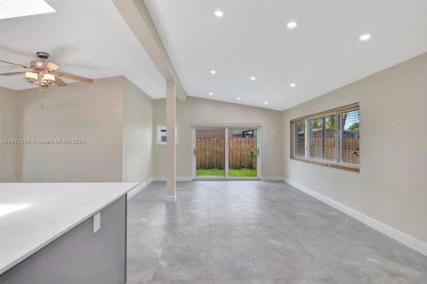 Villa ou maison à vendre à Fort Lauderdale, Floride: 3 chambres, 136.85 m2 № 1973732 - photo 6