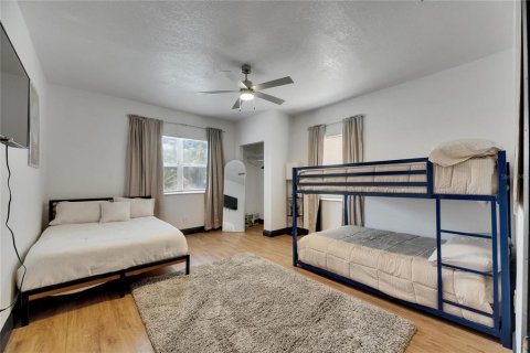 House in Tampa, Florida 3 bedrooms, 101.91 sq.m. № 2151281 - photo 17