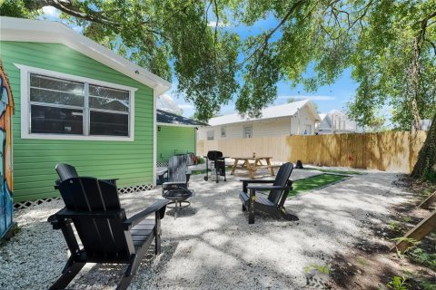 House in Tampa, Florida 3 bedrooms, 101.91 sq.m. № 2151281 - photo 25