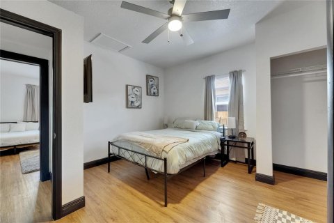 House in Tampa, Florida 3 bedrooms, 101.91 sq.m. № 2151281 - photo 13