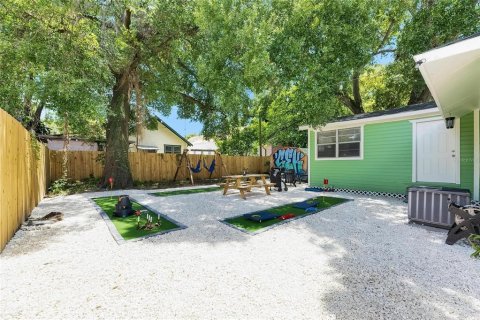 House in Tampa, Florida 3 bedrooms, 101.91 sq.m. № 2151281 - photo 23