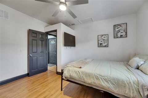 House in Tampa, Florida 3 bedrooms, 101.91 sq.m. № 2151281 - photo 14