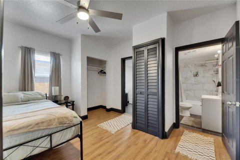House in Tampa, Florida 3 bedrooms, 101.91 sq.m. № 2151281 - photo 12
