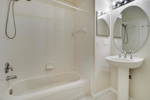 Copropriété à louer à Port St. Lucie, Floride: 1 chambre, 37.16 m2 № 2411946 - photo 10