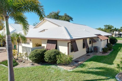 Villa ou maison à vendre à Venice, Floride: 2 chambres, 142.88 m2 № 2294810 - photo 2