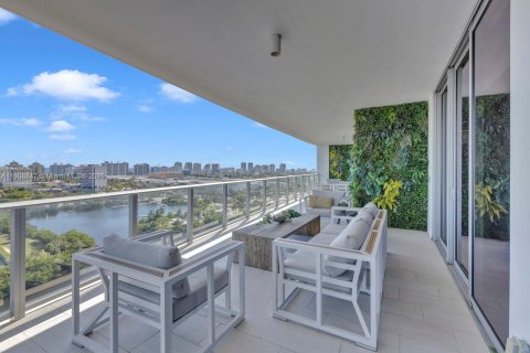 Condominio en venta en Fort Lauderdale, Florida, 4 dormitorios, 356 m2 № 1965420 - foto 17