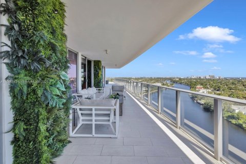 Condominio en venta en Fort Lauderdale, Florida, 4 dormitorios, 356 m2 № 1965420 - foto 20