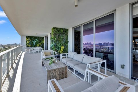 Condominio en venta en Fort Lauderdale, Florida, 4 dormitorios, 356 m2 № 1965420 - foto 18