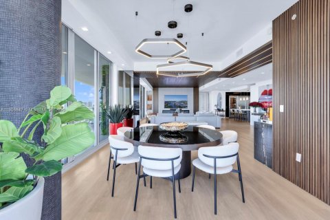 Condominio en venta en Fort Lauderdale, Florida, 4 dormitorios, 356 m2 № 1965420 - foto 26