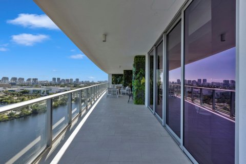 Condominio en venta en Fort Lauderdale, Florida, 4 dormitorios, 356 m2 № 1965420 - foto 15