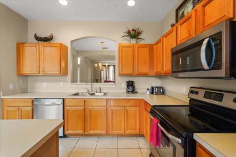 House in Kissimmee, Florida 7 bedrooms, 263.29 sq.m. № 2211774 - photo 15