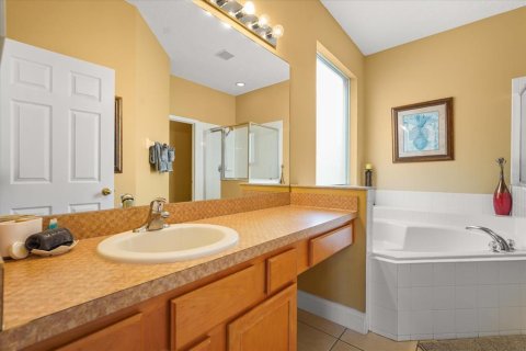 House in Kissimmee, Florida 7 bedrooms, 263.29 sq.m. № 2211774 - photo 27