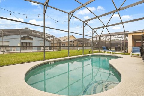 House in Kissimmee, Florida 7 bedrooms, 263.29 sq.m. № 2211774 - photo 29