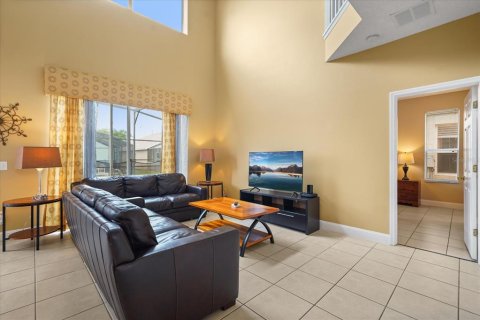House in Kissimmee, Florida 7 bedrooms, 263.29 sq.m. № 2211774 - photo 21